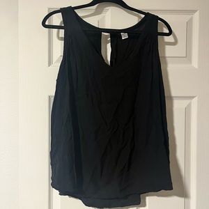 XL v neck tank with keyhole back